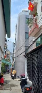 Bán nhà Nguyễn Văn Đậu, 2 tầng, nhỉnh 4 tỷ.